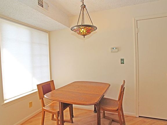3rd image of 6010 Curtier Dr Unit E