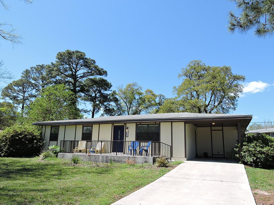 1st image of 305 Cecelia Dr