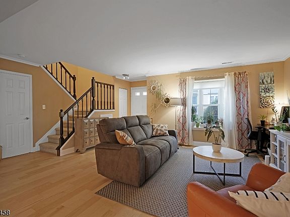 4th image of 61 Almond Dr
