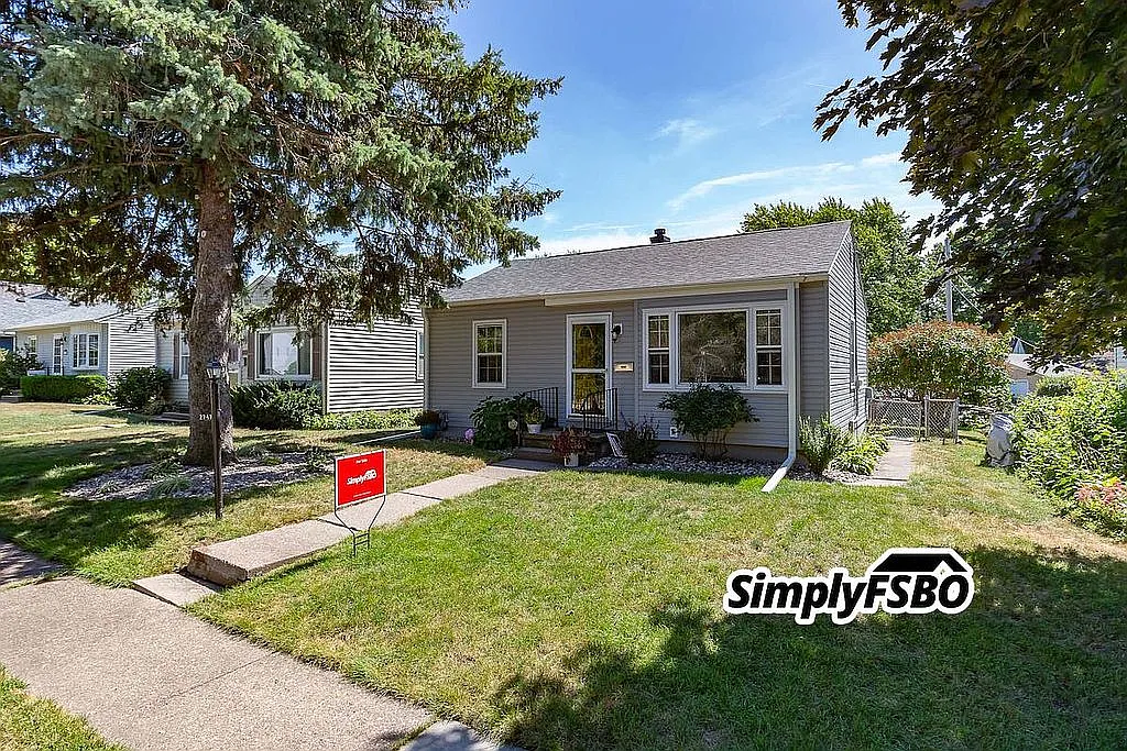 2747 Cody St photo 1