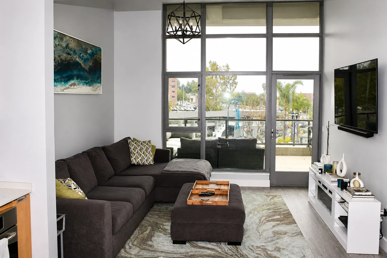 1 bed, 1.5 bath, 990 sqft, $3,600 — Photo 4
