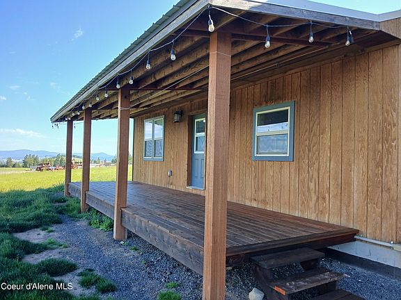 4th image of 1031 E Rock Creek Rd