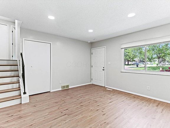 3rd image of 1719 Ringfield Dr