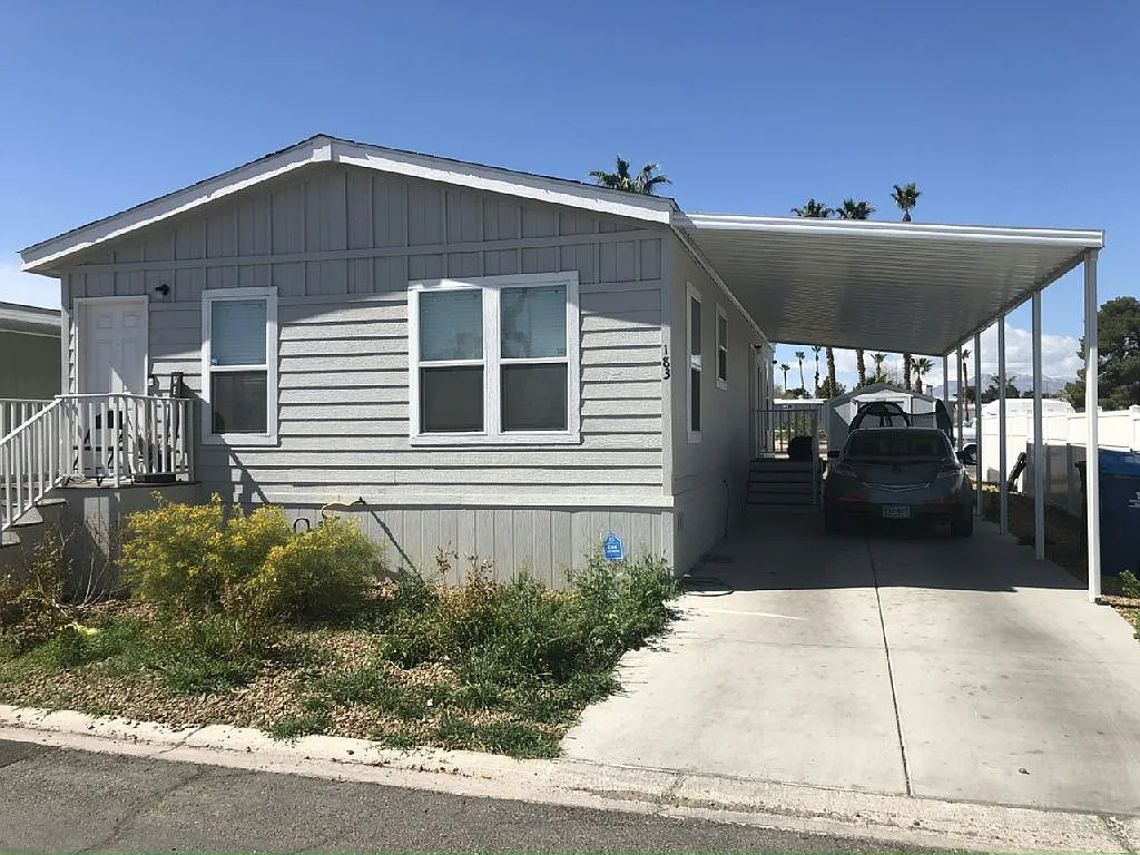 3 bed, 2.0 bath, 1119 sqft, $1,832 — Photo 4
