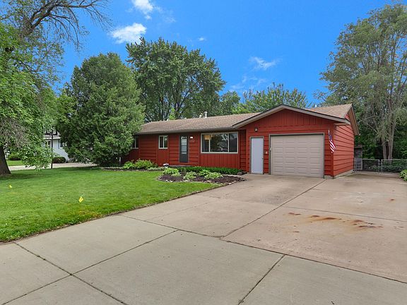 2nd image of 1202 Lyn Way