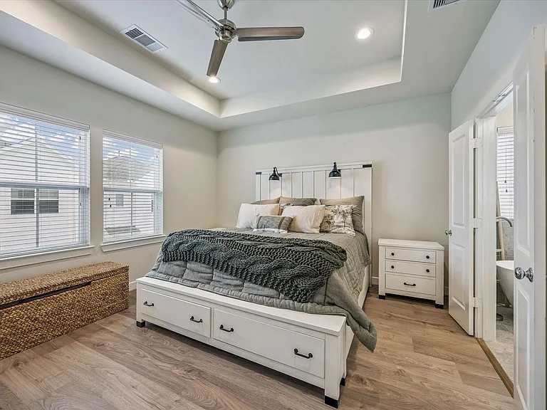 803 Sienna Palm Ln — Photo 16
