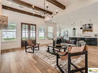 1402 Country Club Rd, Georgetown, TX 78628