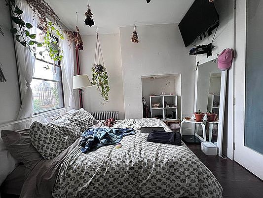 4th image of 73 Steuben St #21