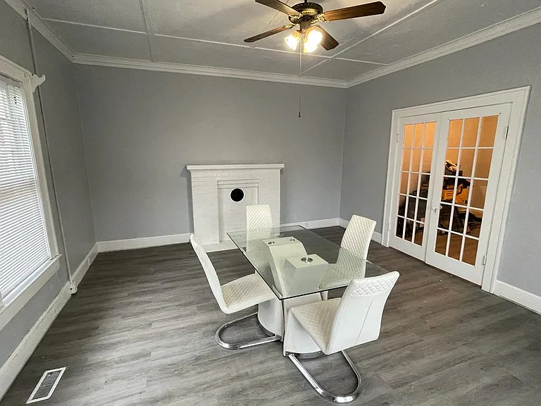 207 E Academy St — Photo 11