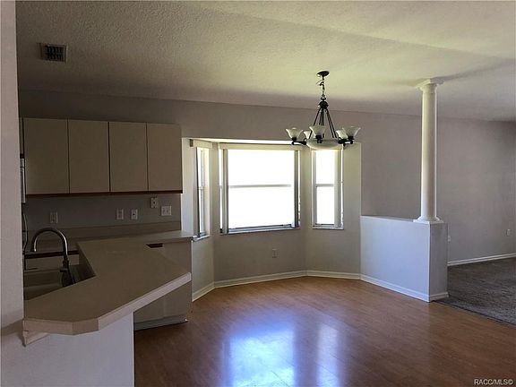 4th image of 2241 N Brentwood Cir