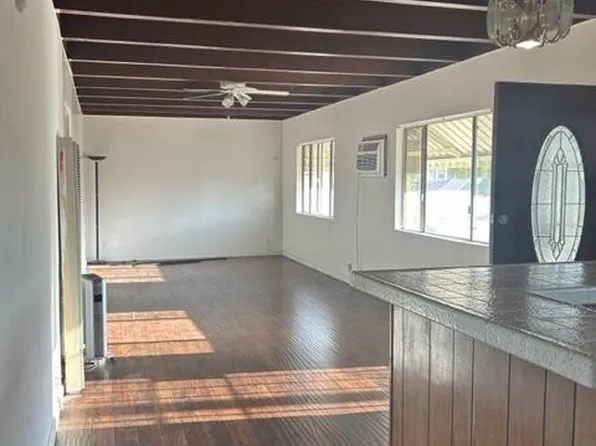 1052 Obispo Ave, Long Beach, CA 90804