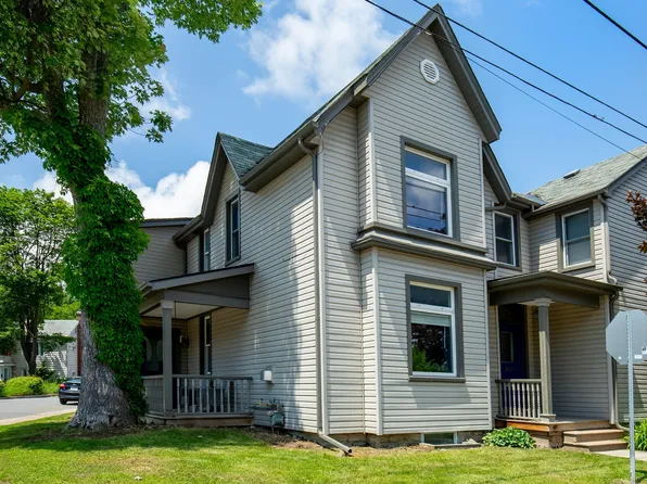 300 Sydenham St, Kingston, ON K7K 3M7