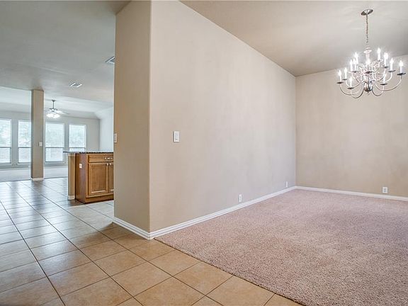 5th image of 1020 Rosemont Dr
