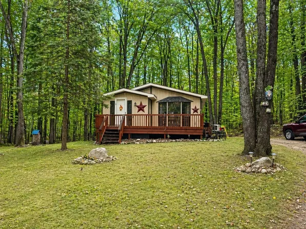 2081 Hemlock Ln, Farwell, MI 48622