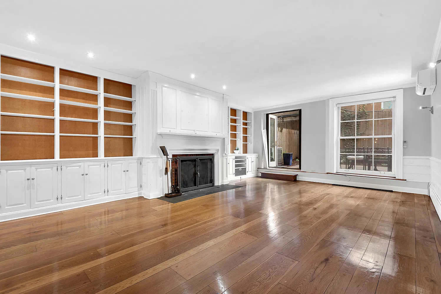 27 West Tenth Street — Photo 1