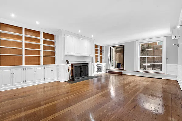 Living room, photo 1