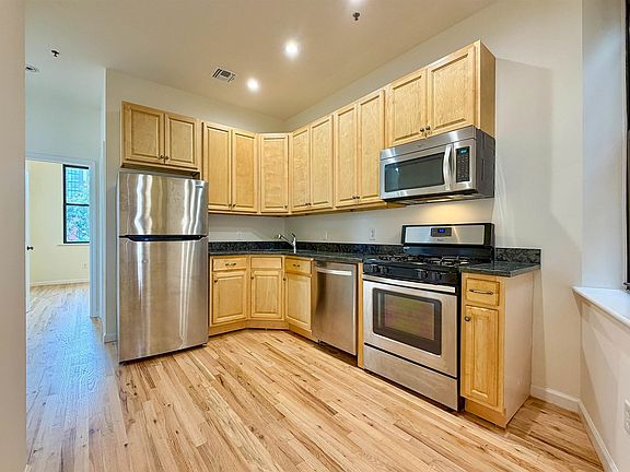 2nd image of 105 11th St APT 4F