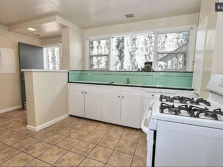 601 Kindred Ln #A — Photo 4