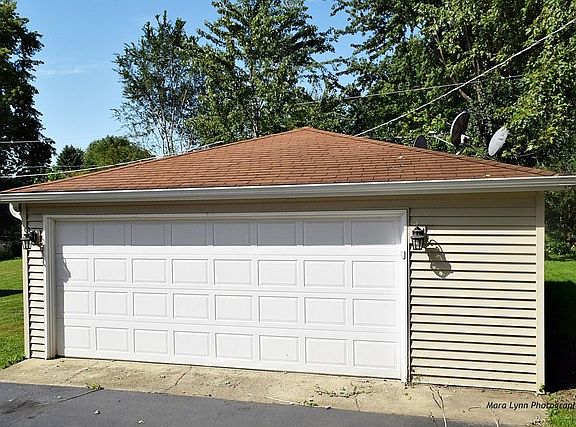 4th image of 0N042 Cottonwood Dr