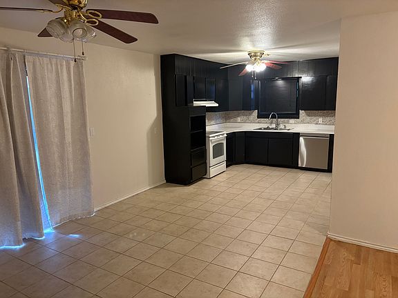 3rd image of 2121 Chestnut Dr