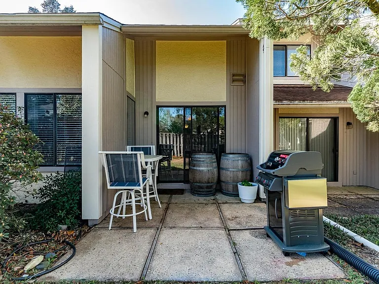 800 Bay Dr #10 — Photo 45