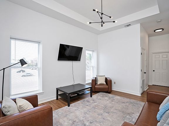 2nd image of 105 Harbor Dr