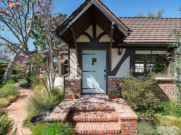 3rd image of 11435 Canton Dr