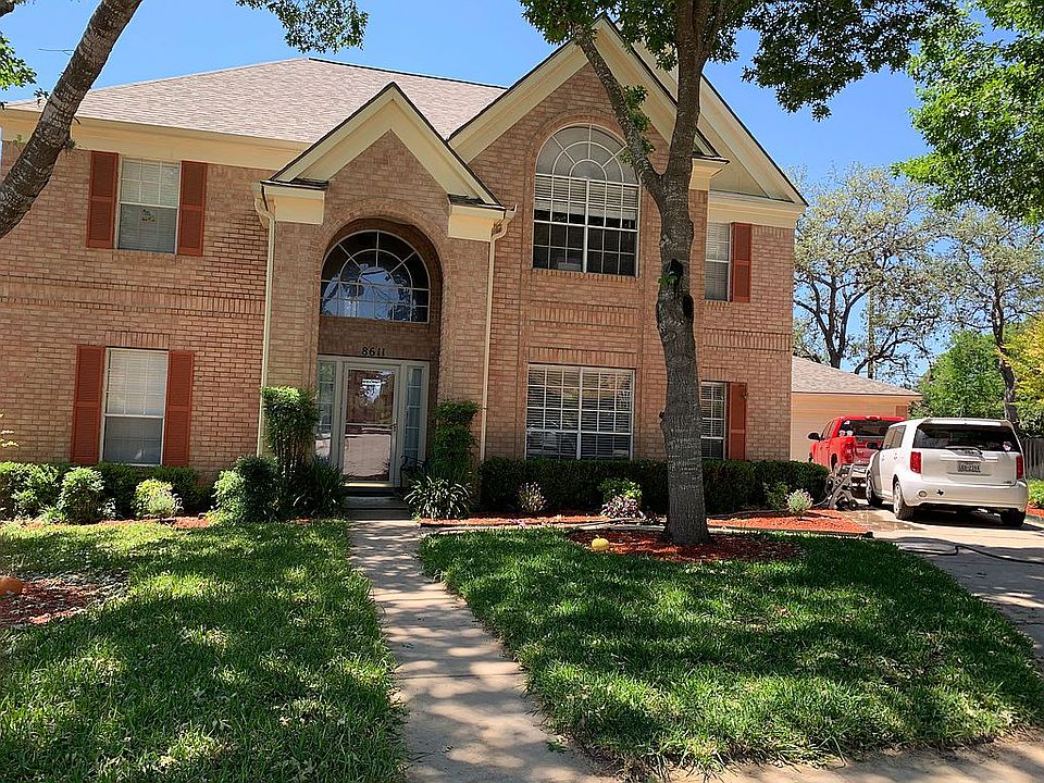 1st image of 8611 Carlton Woods Dr