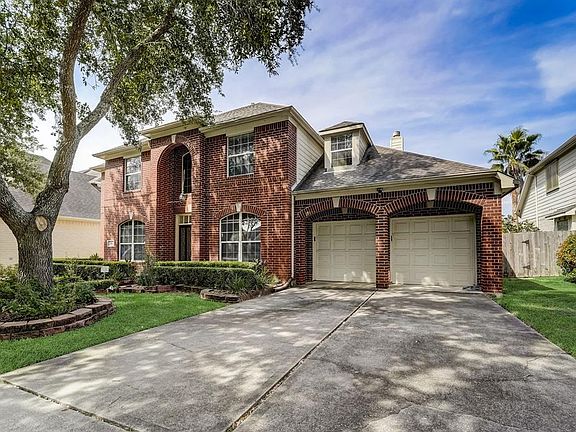 3rd image of 315 Shore Breeze Lane