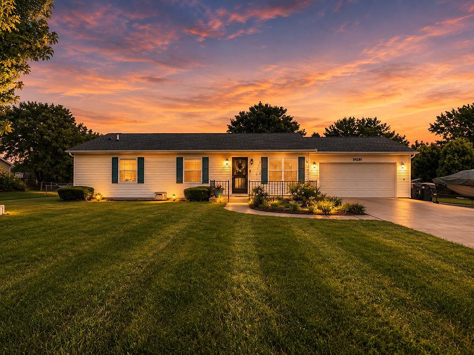 1st image of 54241 W Ridgeview Cir