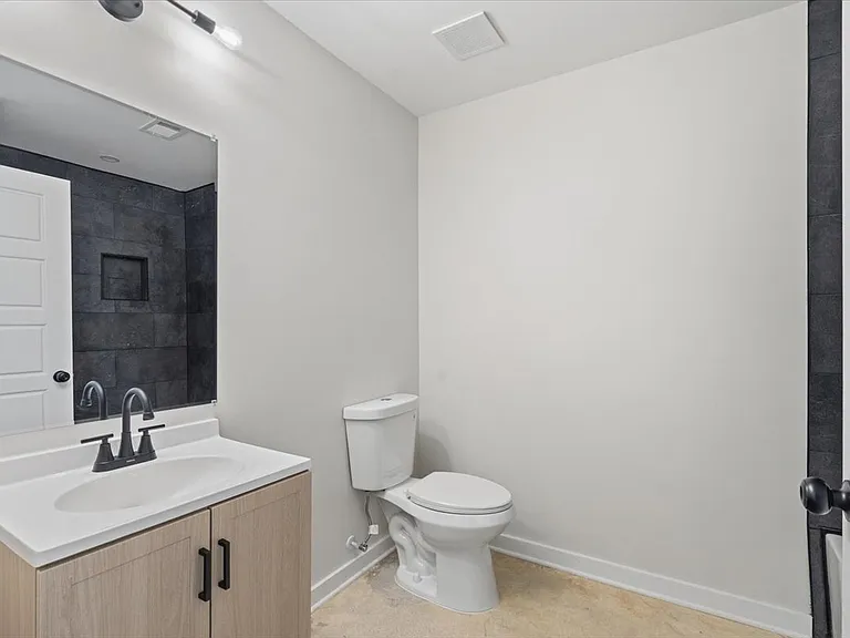 750 Barrett Pl — Photo 7