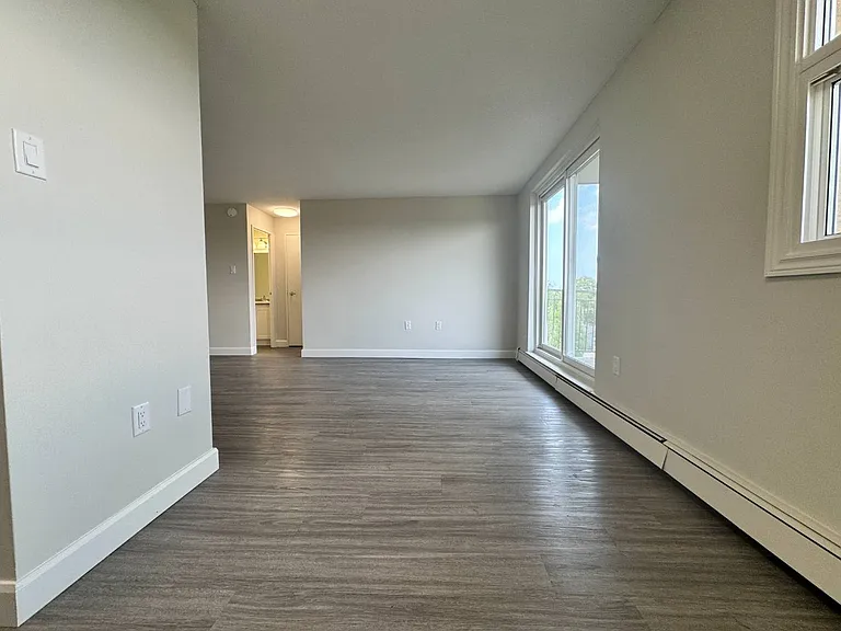 200 London Rd #705 — Photo 4