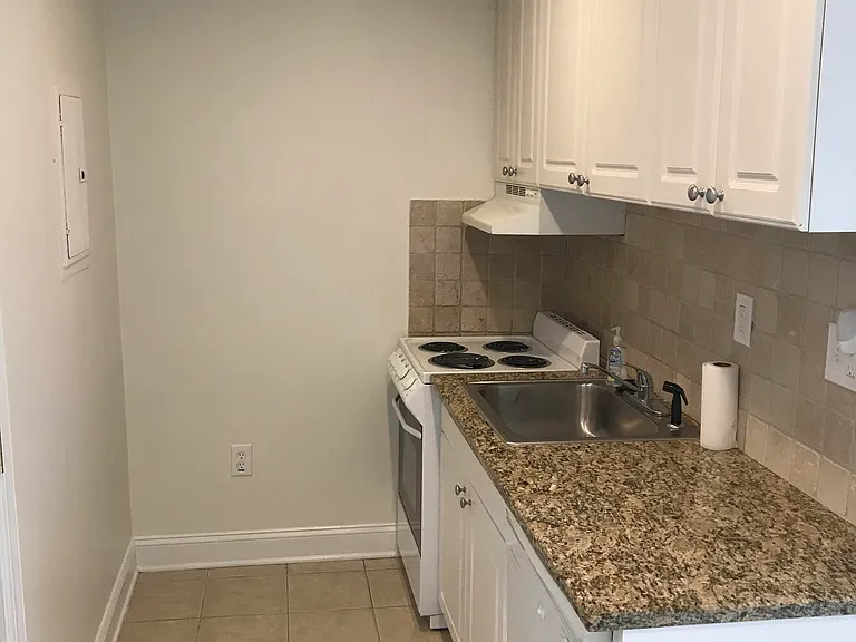 21 Cricket Ave — Photo 2