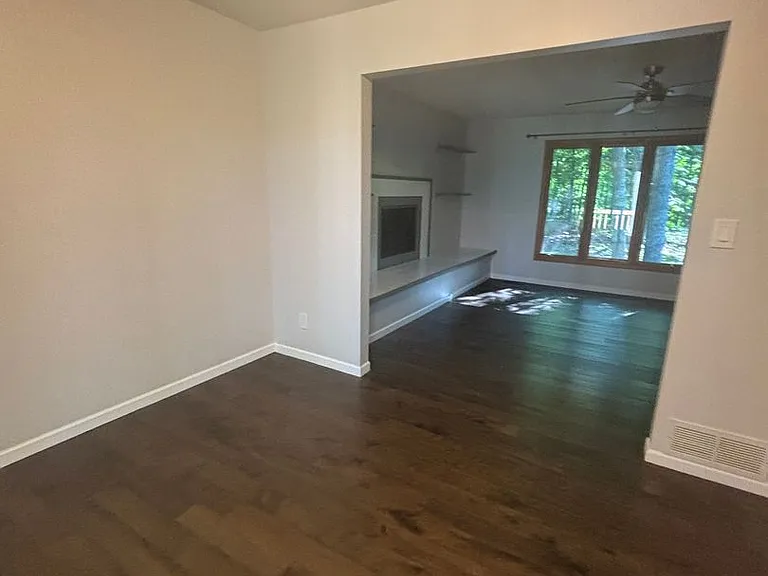 2467 E Potter Rd — Photo 4