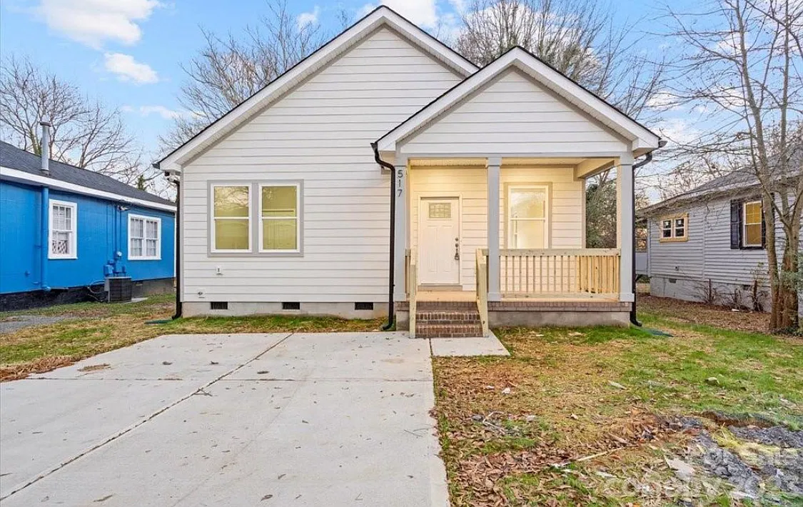 517 Roberts St — Photo 1