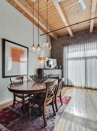 4th image of 2804 N Oakley Ave #204