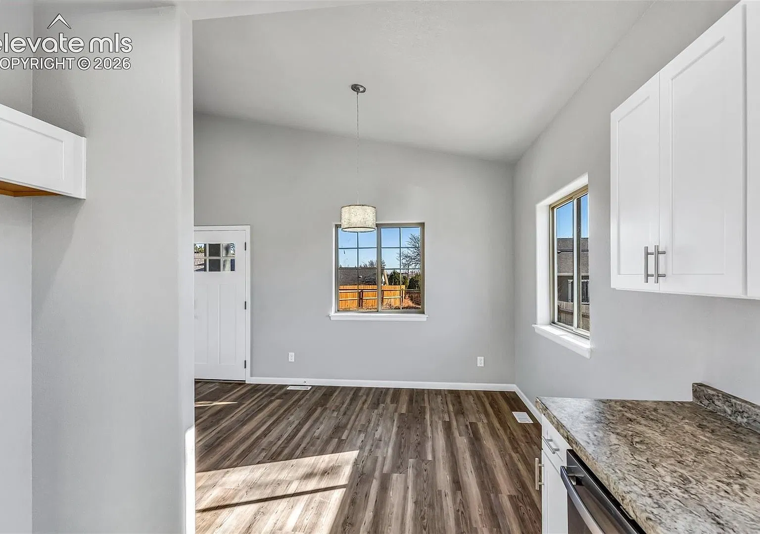 3 bed, 1140 sqft, $1,600 — Photo 4