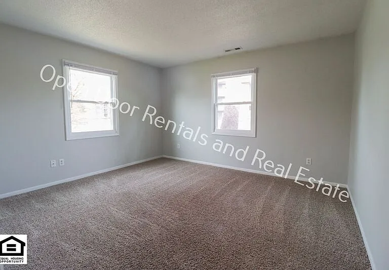 4935 Vermont Ln — Photo 6