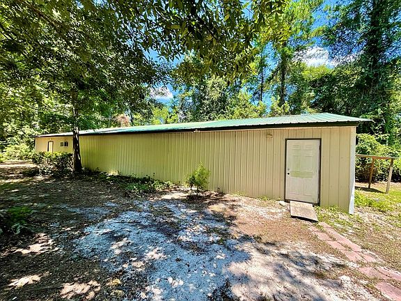3rd image of 722 Cedar Hill Dr