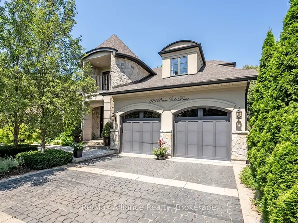 379 River Side Dr, Oakville, ON L6K 3N6