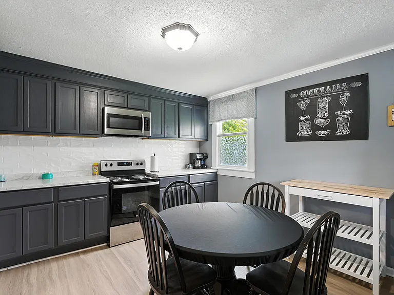 1007 Ward St — Photo 14