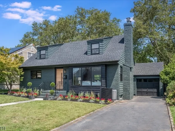 34 Meadow Ln, Bloomfield Twp., NJ 07003