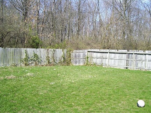 3rd image of 532 Grand Woods Dr
