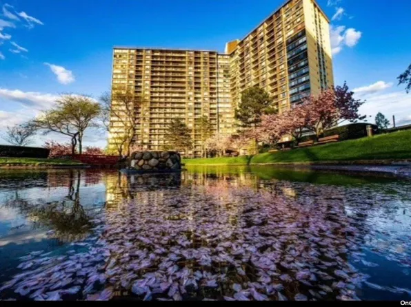 2 Bay Club Drive #8P, Bayside, NY 11360