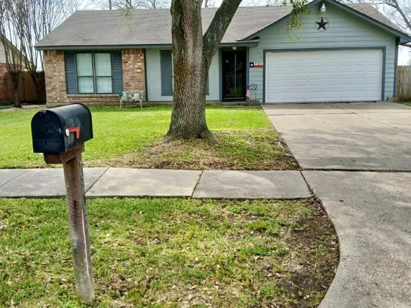 7303 Shoshone Dr, Baytown, TX 77521