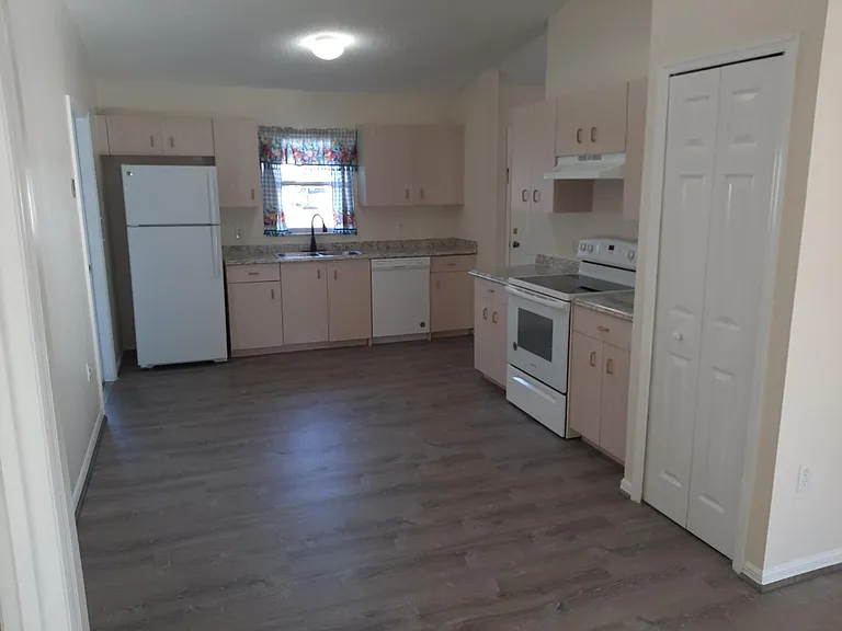 4670 Spruce Creek Rd — Photo 7