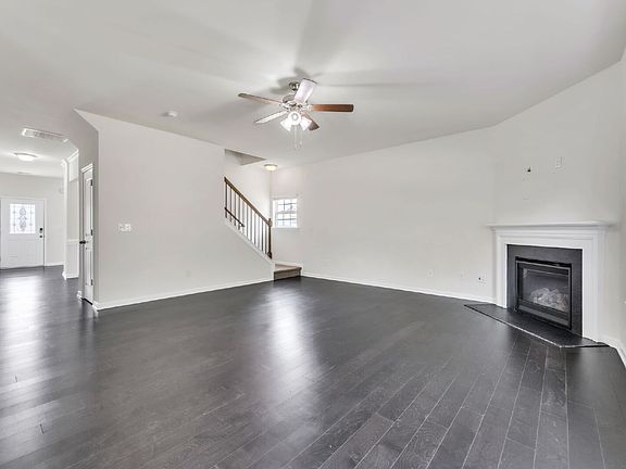 4th image of 108 Hartwood Lake Ln