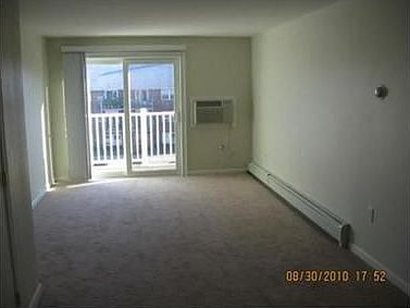 4th image of 16 Woodman Way APT 21