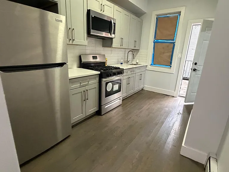 2288 Beaumont Ave #Q — Photo 1