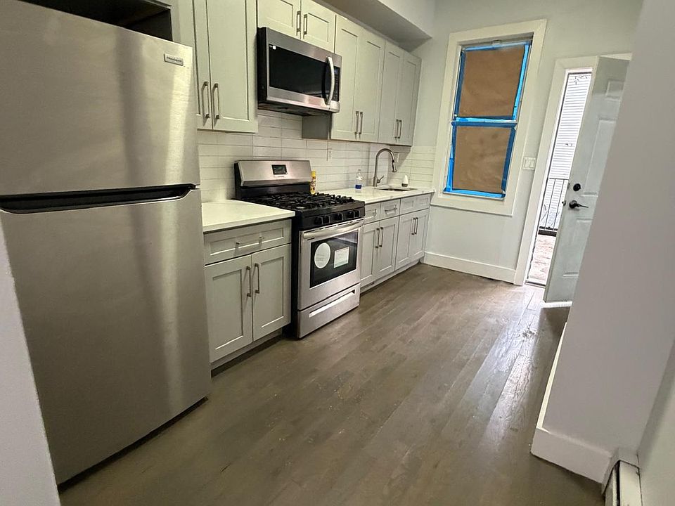 1st image of 2288 Beaumont Ave #Q